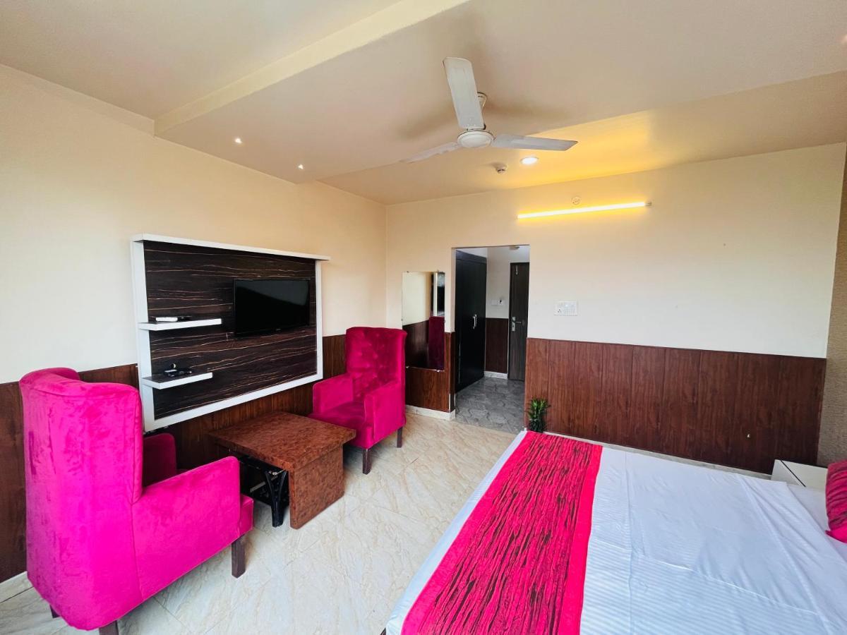 Hotel The Leaf - Gomti Nagar Λάκναου Εξωτερικό φωτογραφία