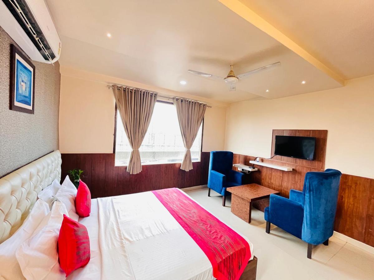 Hotel The Leaf - Gomti Nagar Λάκναου Εξωτερικό φωτογραφία