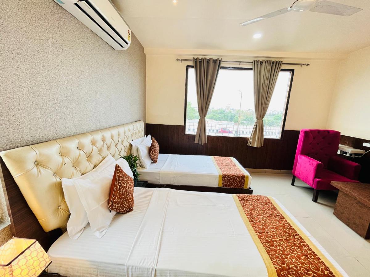 Hotel The Leaf - Gomti Nagar Λάκναου Εξωτερικό φωτογραφία