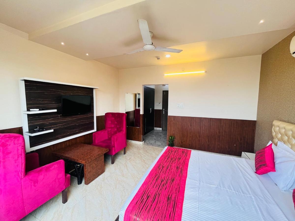Hotel The Leaf - Gomti Nagar Λάκναου Εξωτερικό φωτογραφία