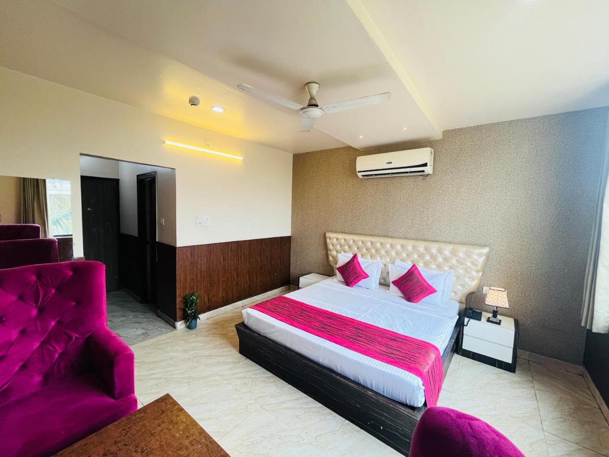 Hotel The Leaf - Gomti Nagar Λάκναου Εξωτερικό φωτογραφία