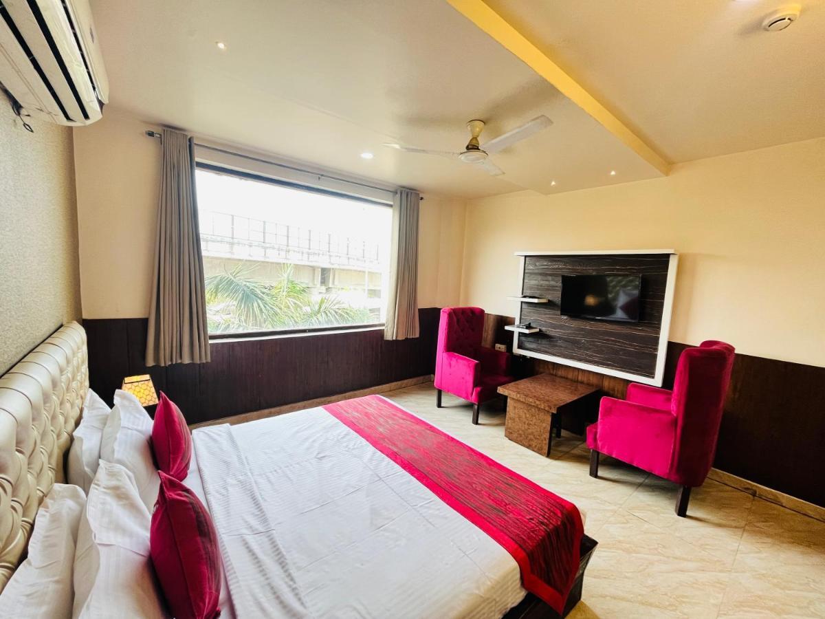 Hotel The Leaf - Gomti Nagar Λάκναου Εξωτερικό φωτογραφία